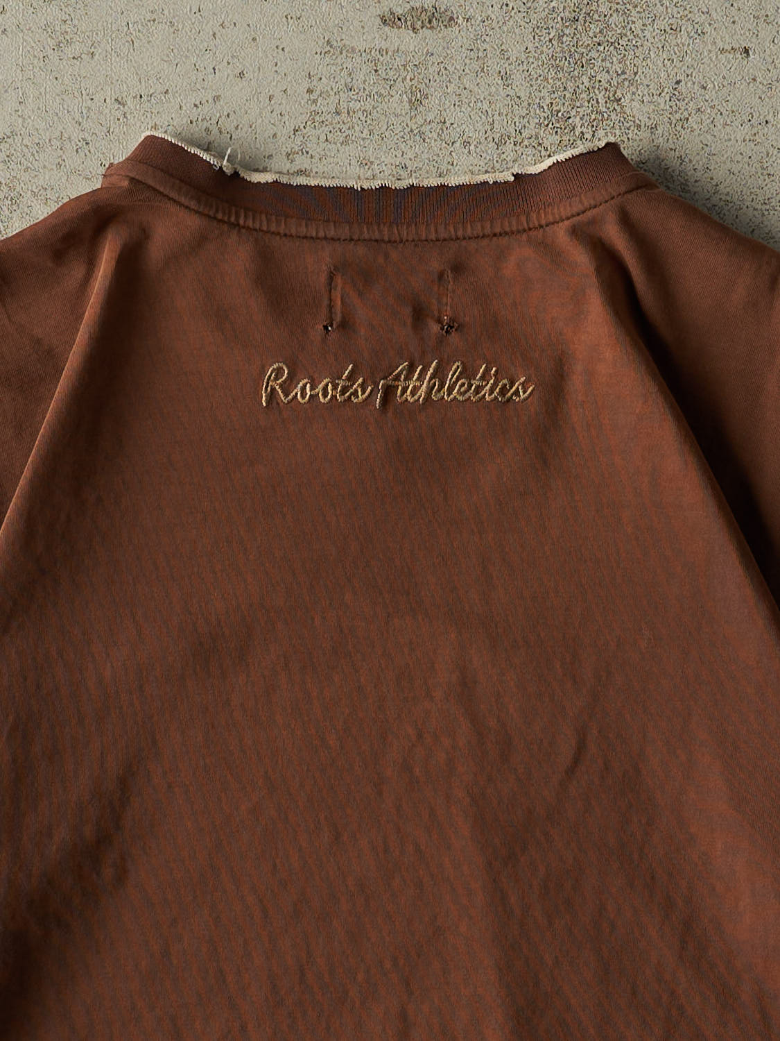 Vintage Y2K Sun Faded Brown Roots Athletics Short Sleeve V Neck Tee (M/L)