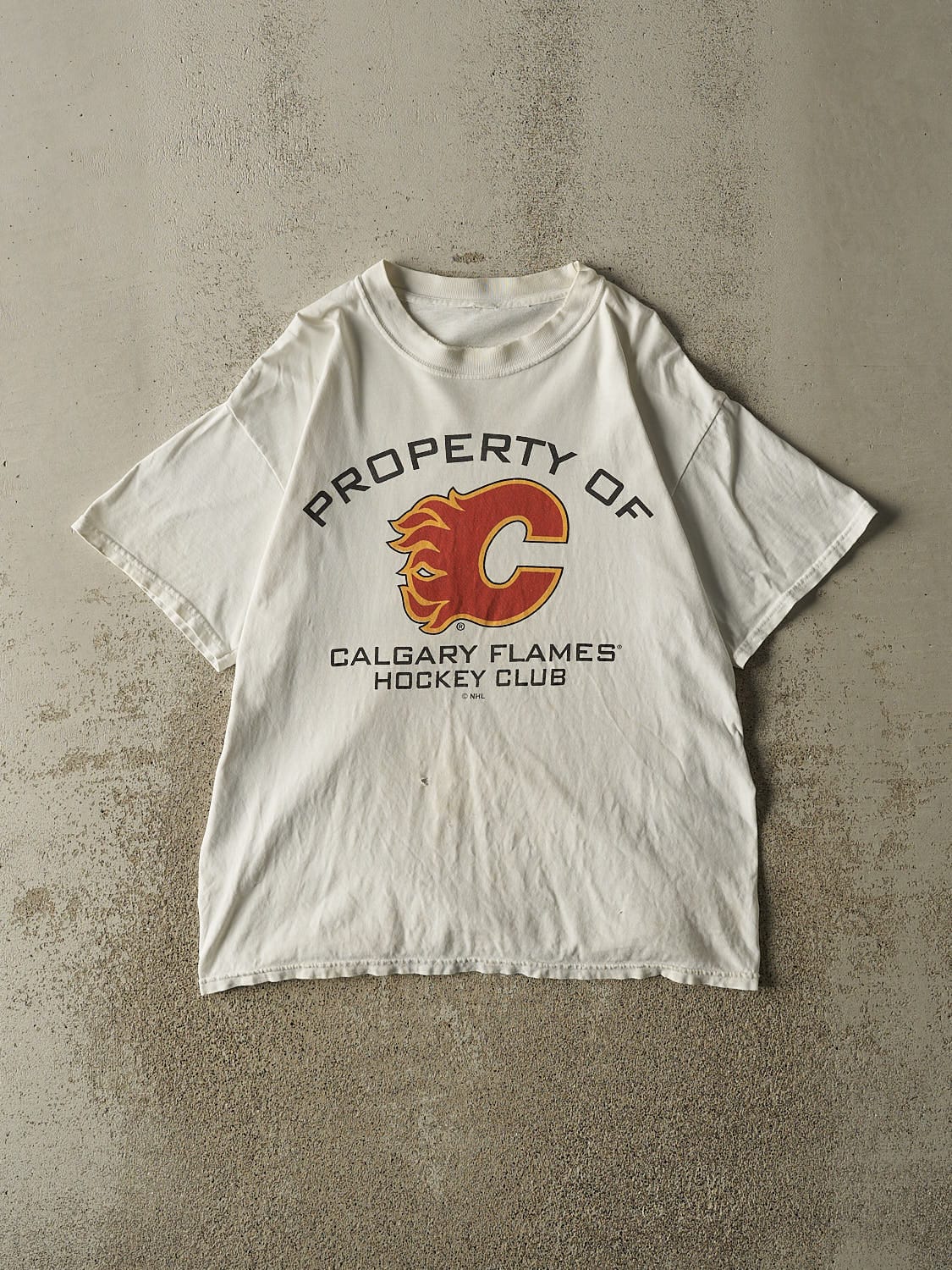 Vintage 90s White Calgary Flames Hockey Tee (L)