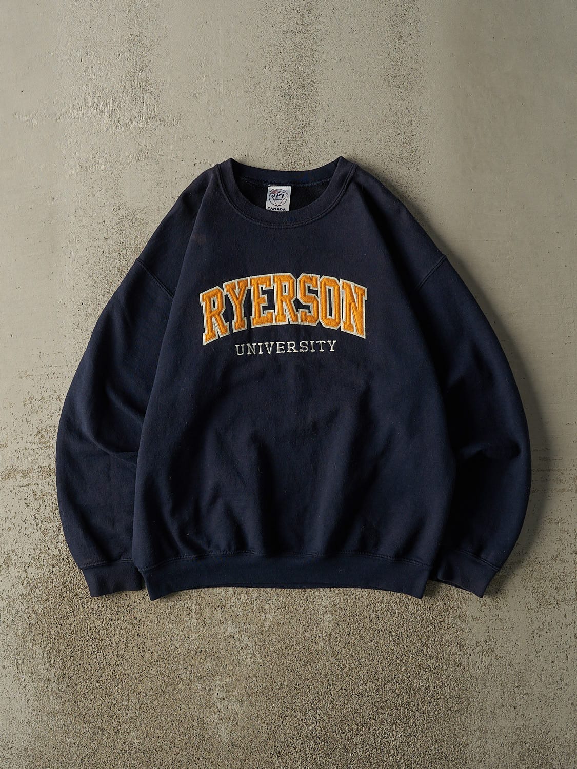 Vintage Y2K Navy Blue Ryerson University Embroidered Crewneck (M/L)
