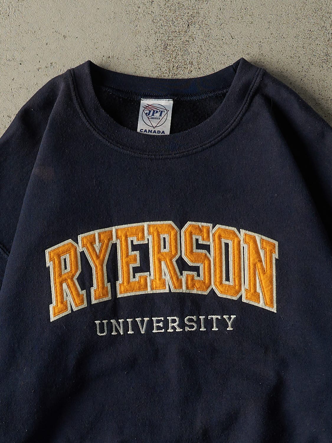 Vintage Y2K Navy Blue Ryerson University Embroidered Crewneck (M/L)