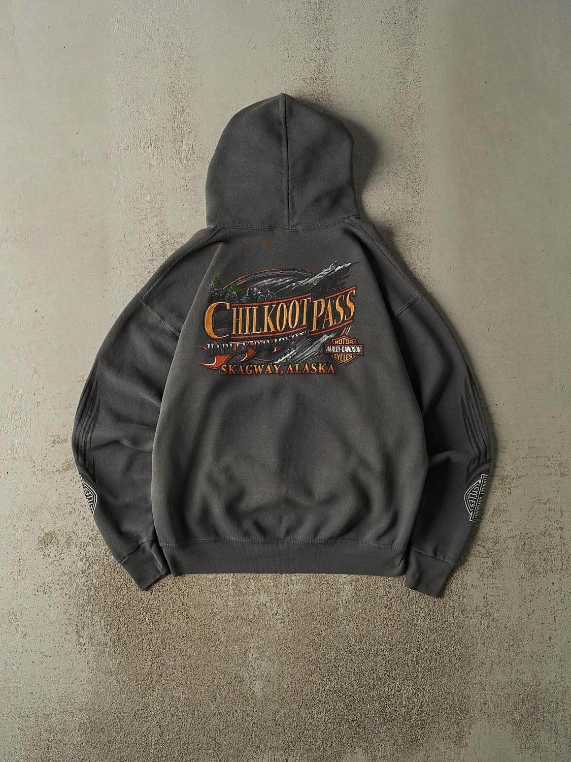 Vintage 03' Charcoal Grey Harley Davidson Skagway Alaska Hoodie (M)