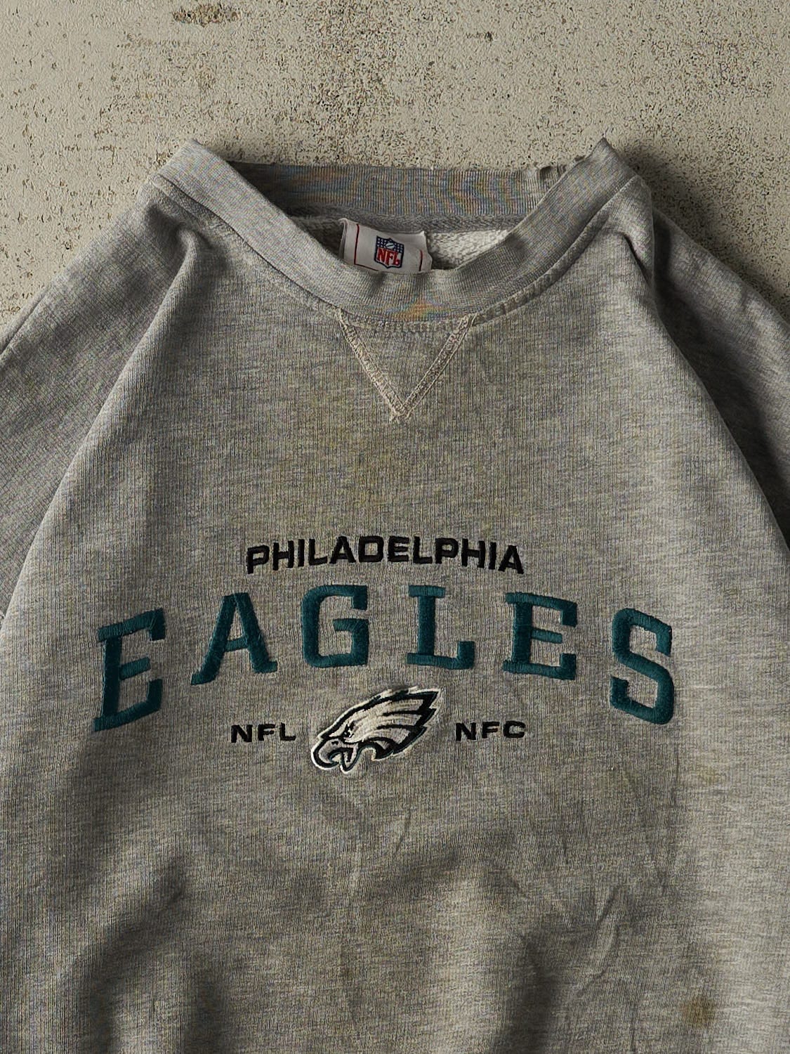 Vintage 90s Grey Philadelphia Eagles Embroidered Crewneck (L/XL)