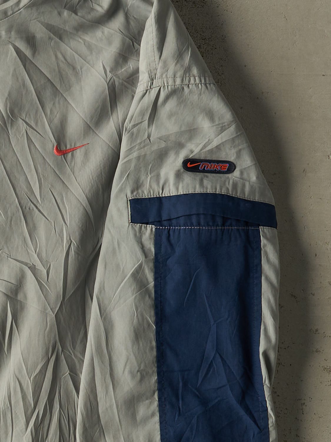Vintage Y2K Grey & Navy Nike Windbreaker Jacket (XL/XXL)