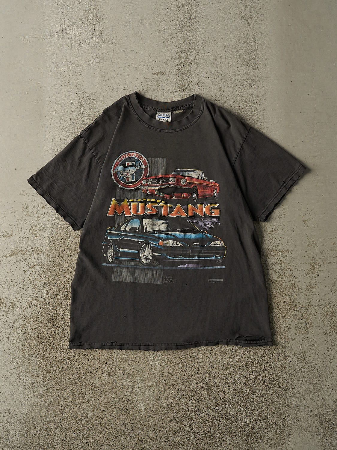 Vintage Y2K Black Ford Mustang Tee (M)