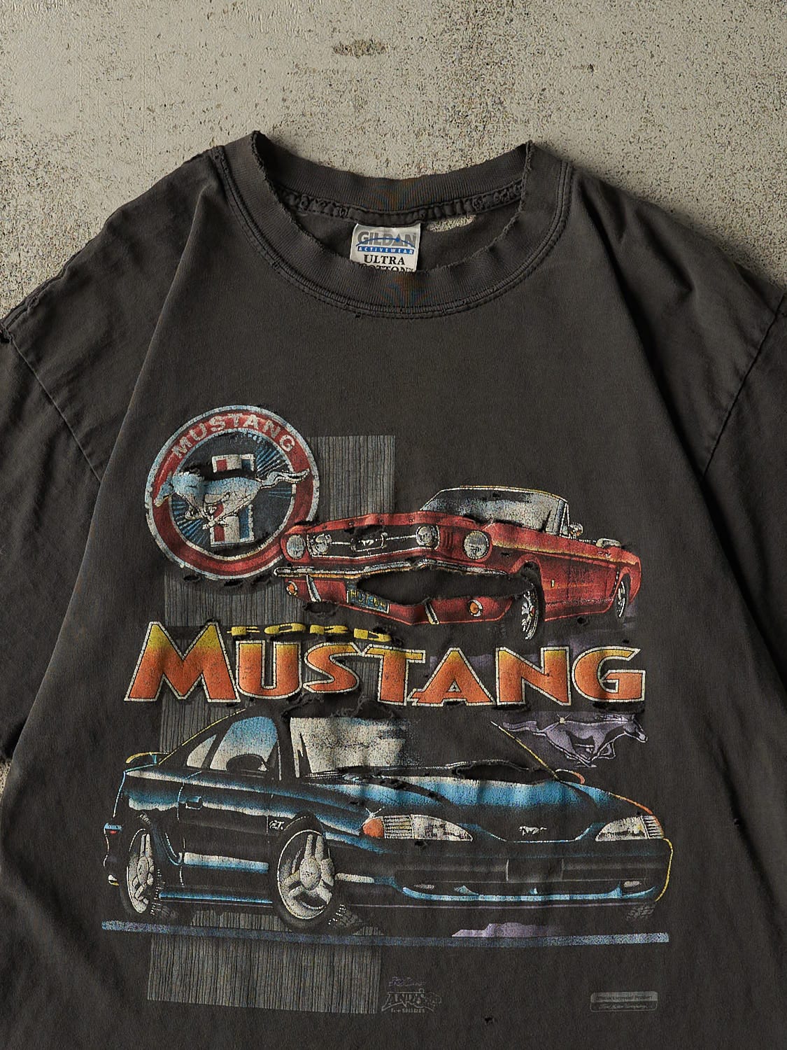 Vintage Y2K Black Ford Mustang Tee (M)