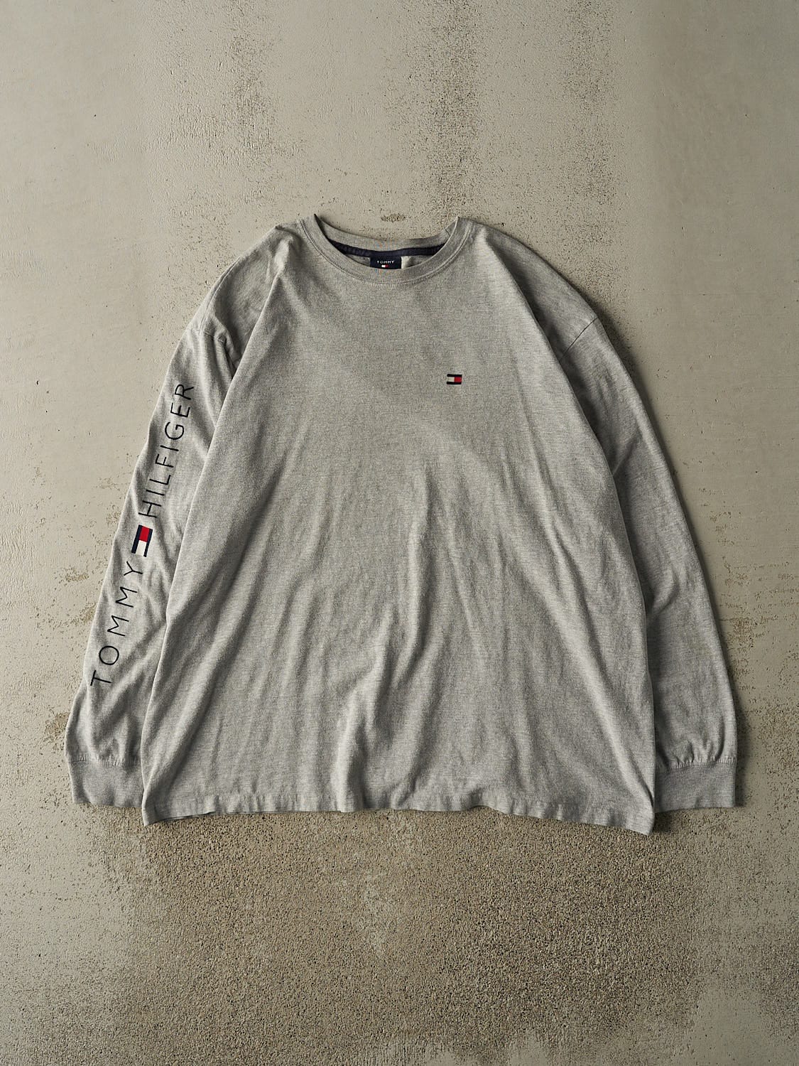 Vintage Y2K Grey Tommy Hilfiger Long Sleeve (XL/XXL)