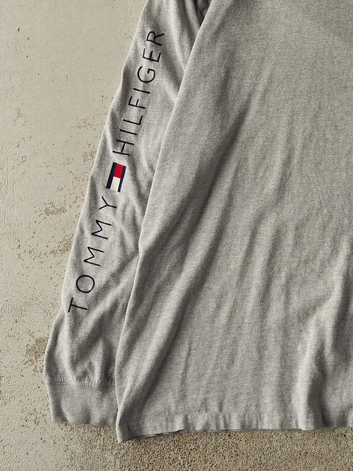 Vintage Y2K Grey Tommy Hilfiger Long Sleeve (XL/XXL)