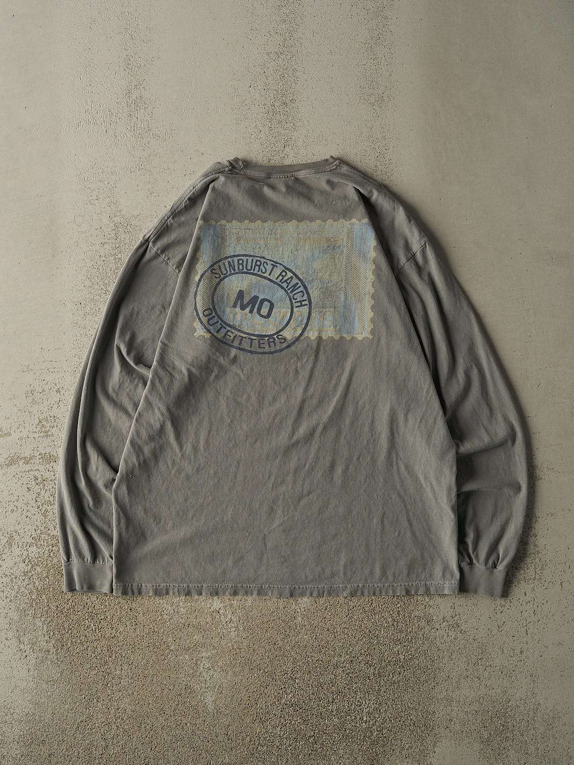 Vintage Y2K Grey Sunburst Ranch Long Sleeve (L/XL)