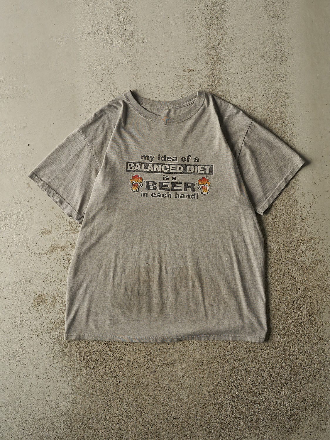 Vintage Y2K Grey "Beer in Each Hand" Tee (L)