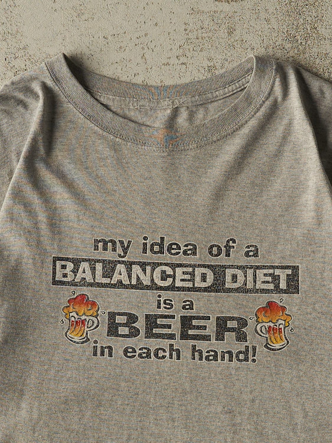 Vintage Y2K Grey "Beer in Each Hand" Tee (L)
