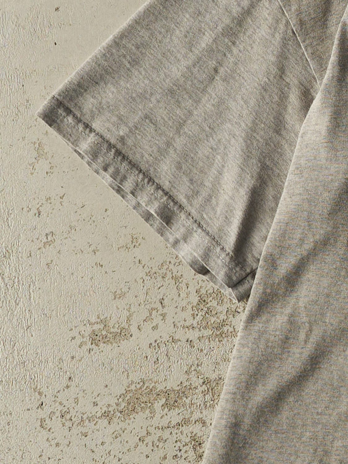 Vintage Y2K Grey "Beer in Each Hand" Tee (L)