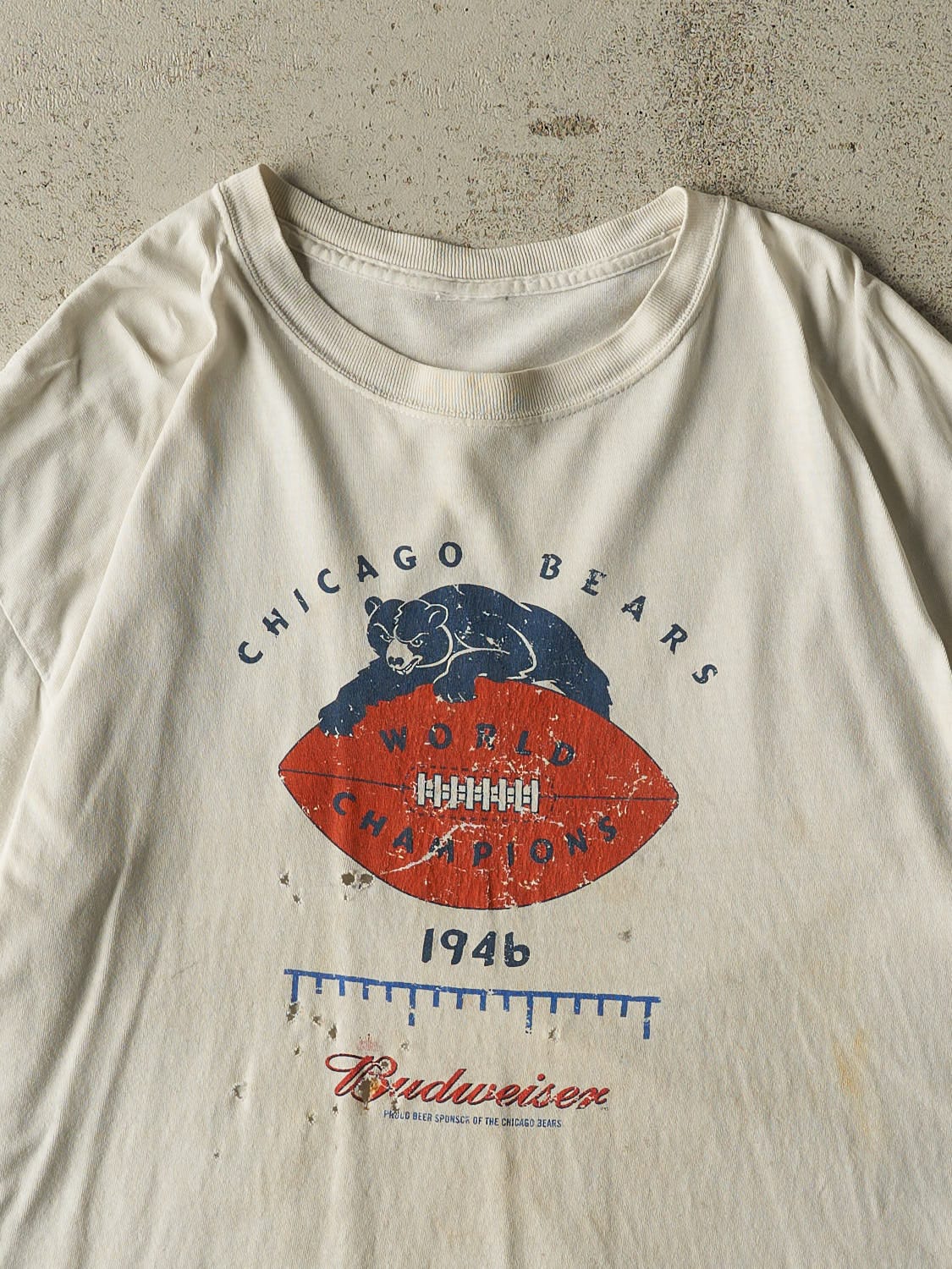Vintage Y2K White Chicago Bears x Budweiser Tee (L/XL)
