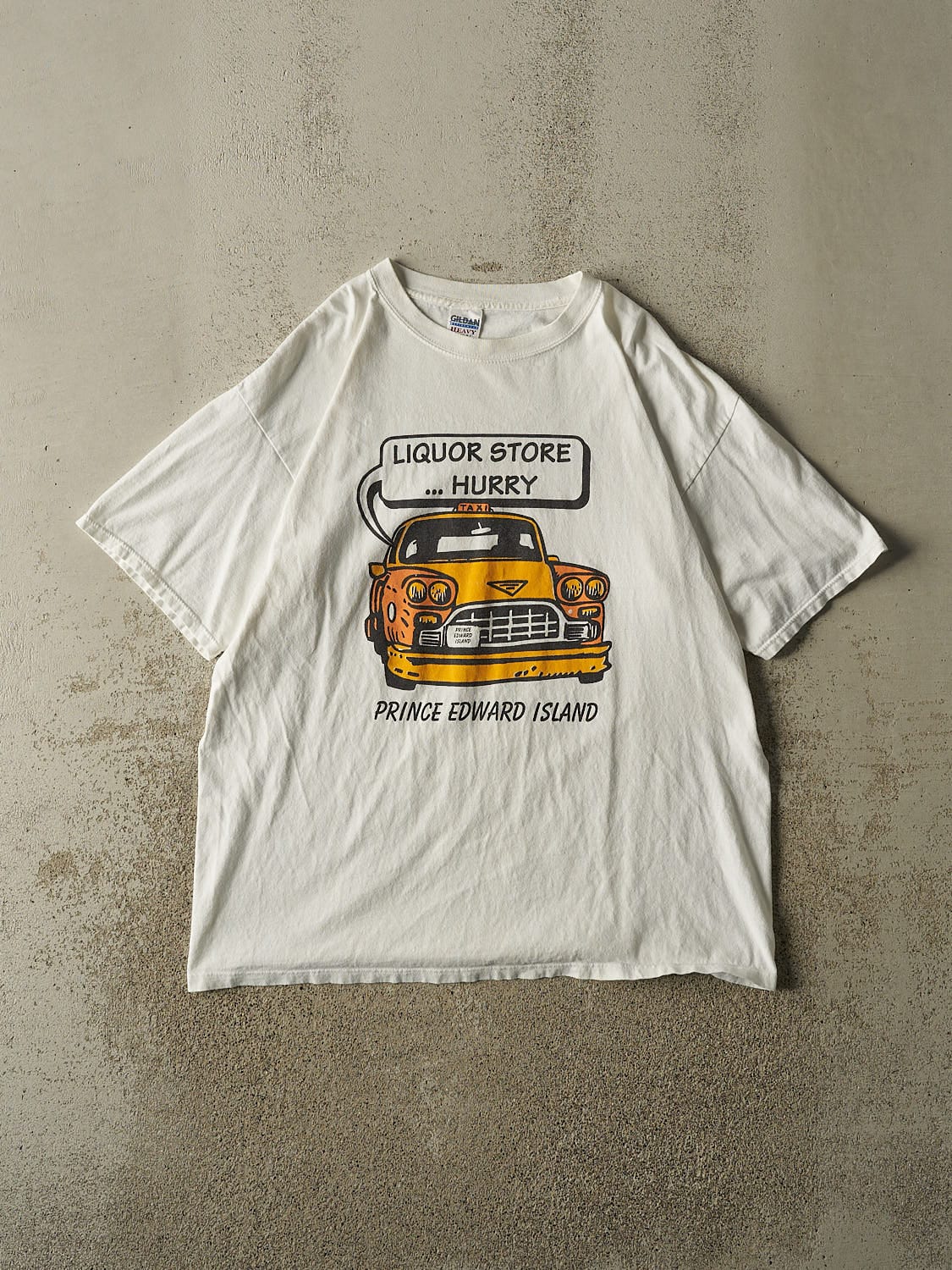 Vintage Y2K White "Liquor Store.... Hurry" PEI Slogan Tee (L/XL)