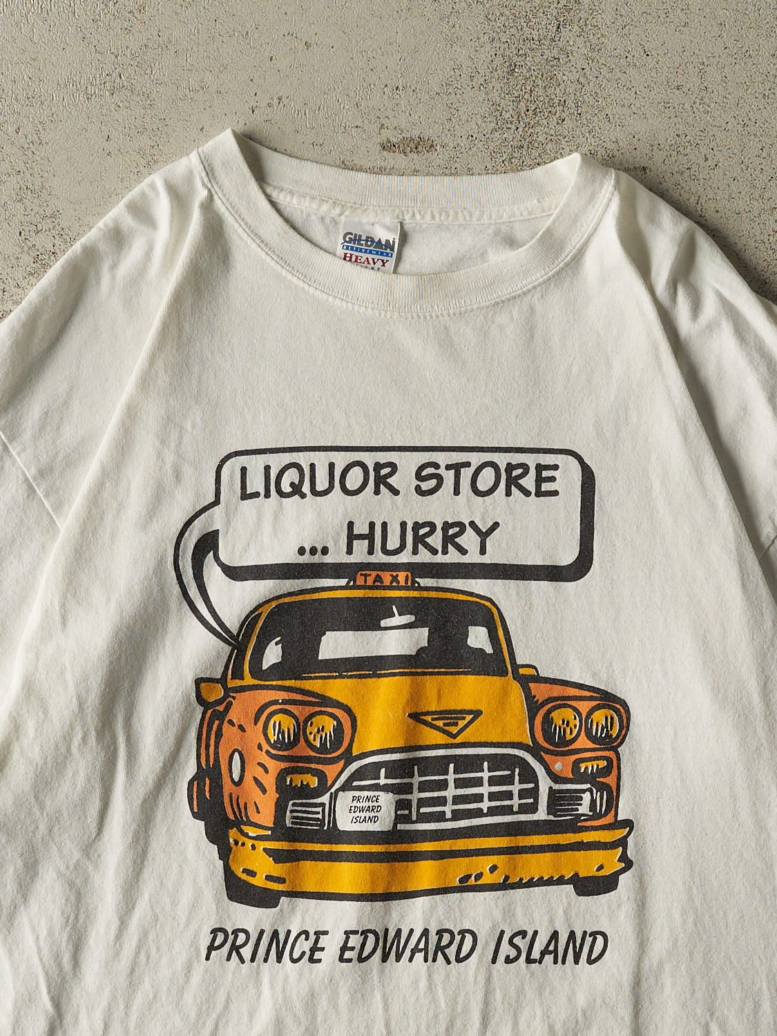 Vintage Y2K White "Liquor Store.... Hurry" PEI Slogan Tee (L/XL)