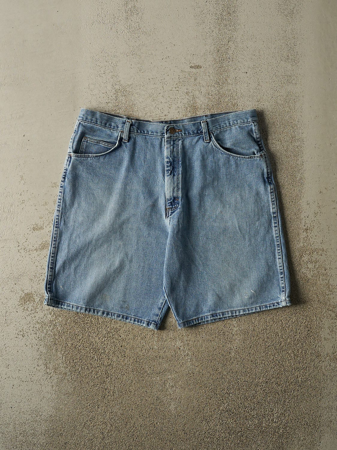 Vintage 90s Light Wash Wrangler Jean Shorts (37x9.5)