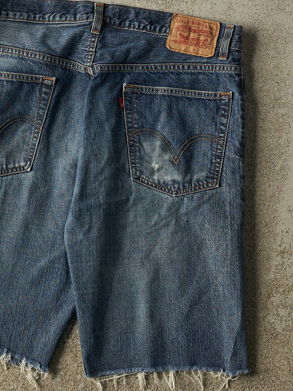 Vintage Y2K Dark Wash Levi's Cut Off Jean Shorts (36x10.5)