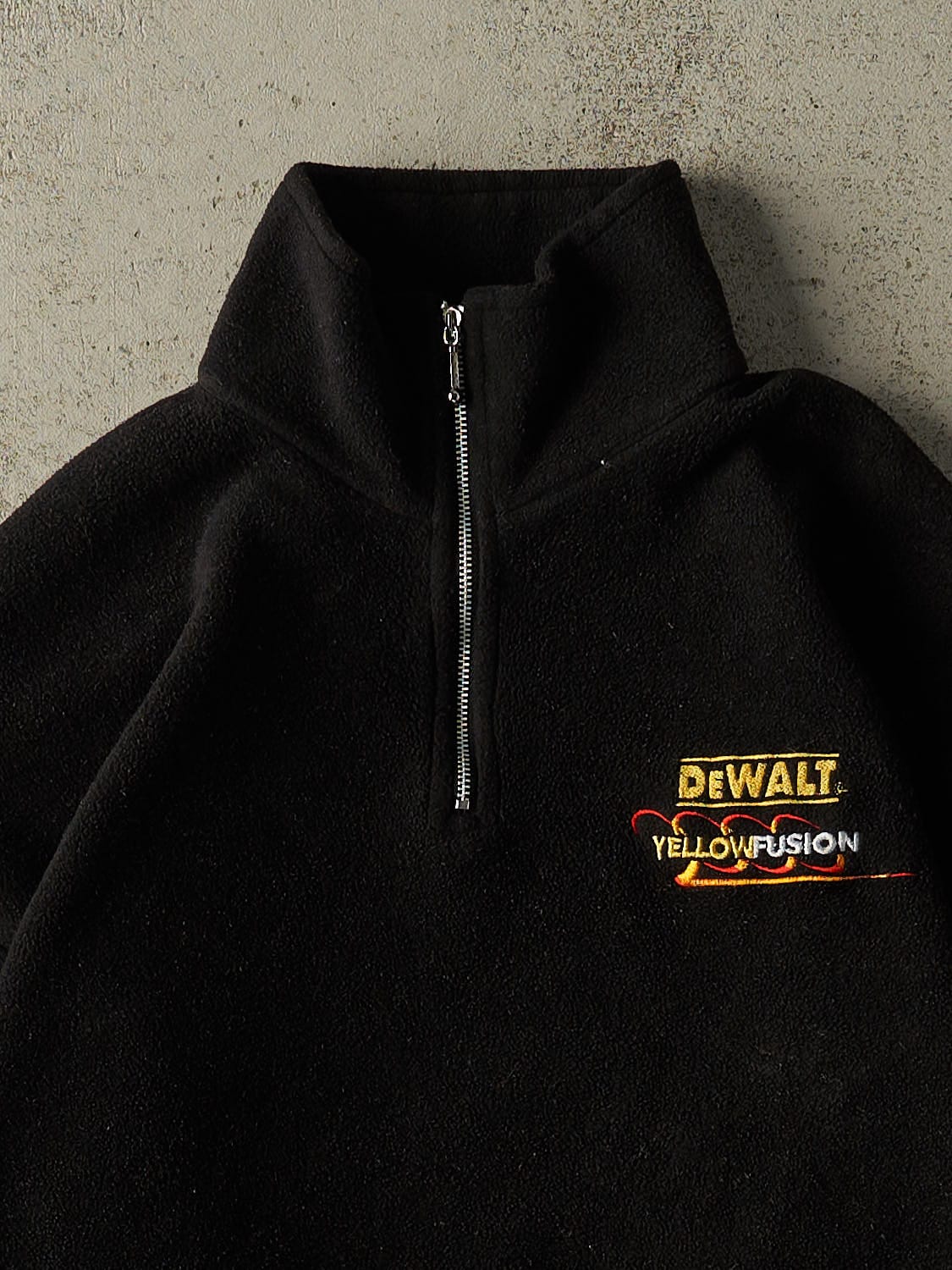 Vintage Y2K Black DeWalt Quarter Zip Fleece (M)