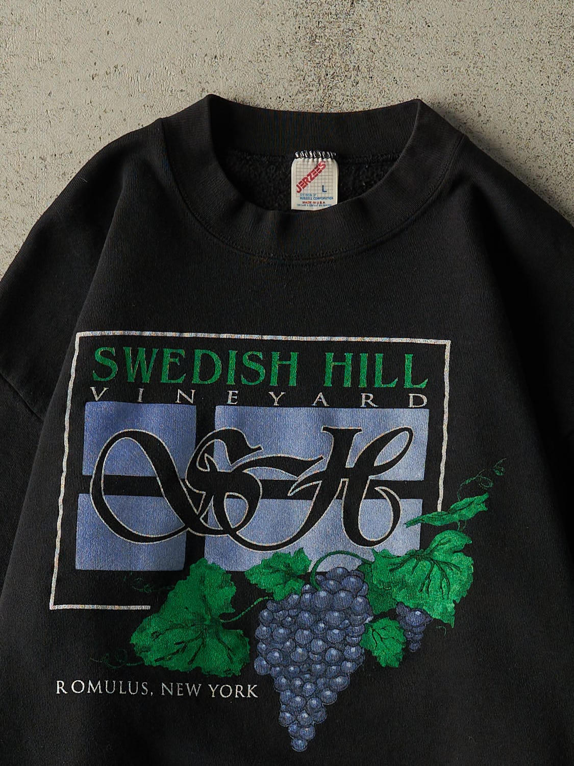 Vintage 90s Black Swedish Hill Vineyard Crewneck (M/L)