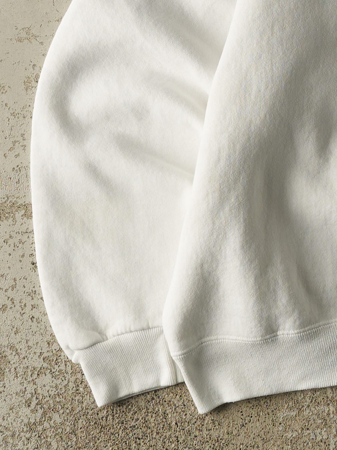 Vintage 90s White Suomalainen Embroidered Crewneck (M)