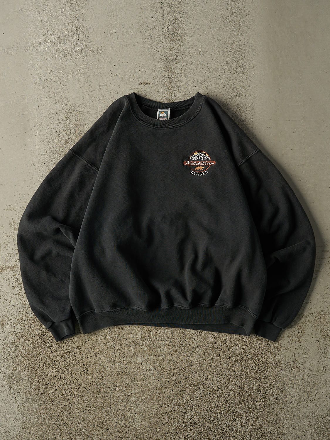 Vintage 90s Faded Black Alaska Embroidered Crewneck (L)