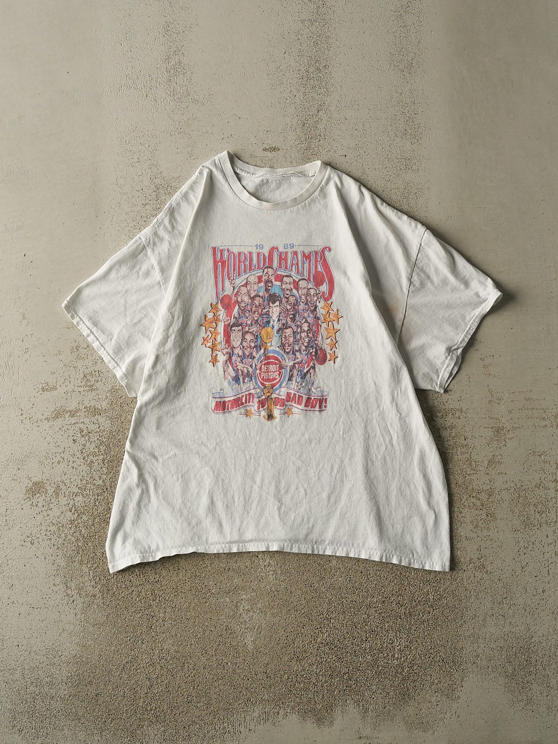 Vintage Y2K White Detroit Pistons 89' World Champs Bootleg Tee (L/XL)
