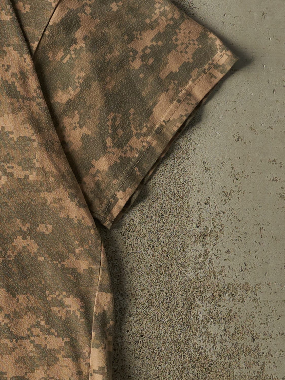 Vintage Y2K Camo Rothco Tee (L)
