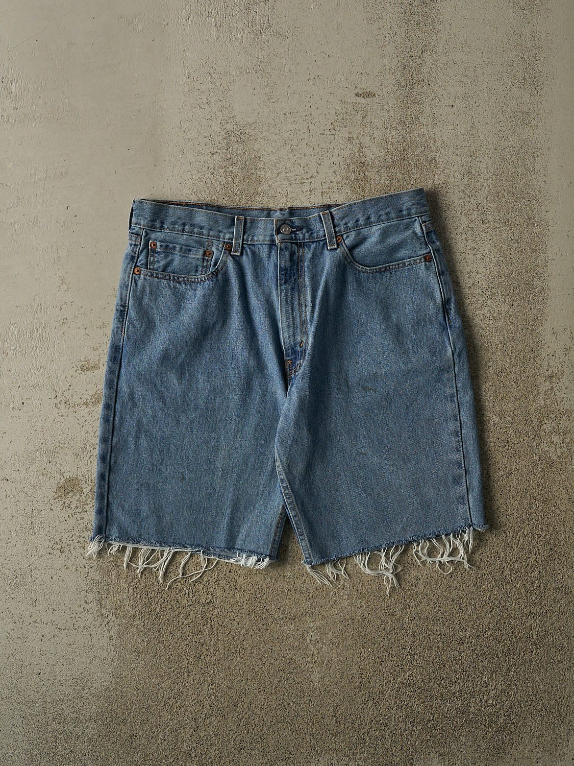 Vintage 90s Mid Wash Levi's 550 Cut Off Jean Shorts (36x10)