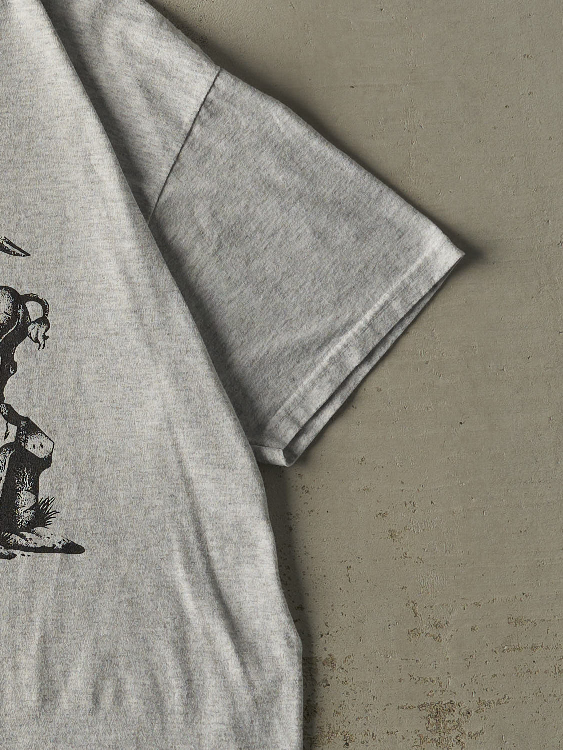 Vintage Y2K Heather Grey "Kiss My Ass" Slogan Tee (M/L)