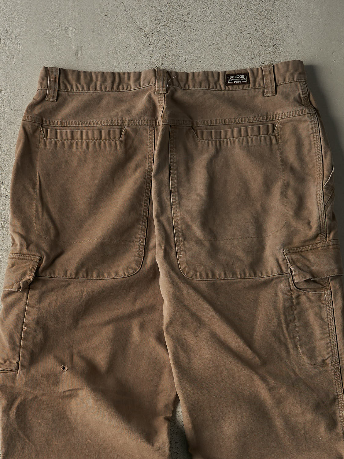 Vintage Y2K Beige Nike ACG Cargo Pants (34x31)