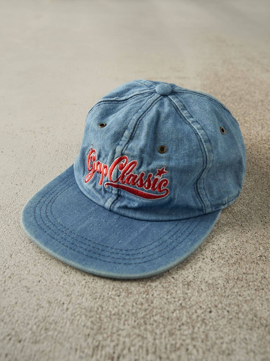 Vintage 90s Light Wash Gap Embroidered Strapback (O/S)
