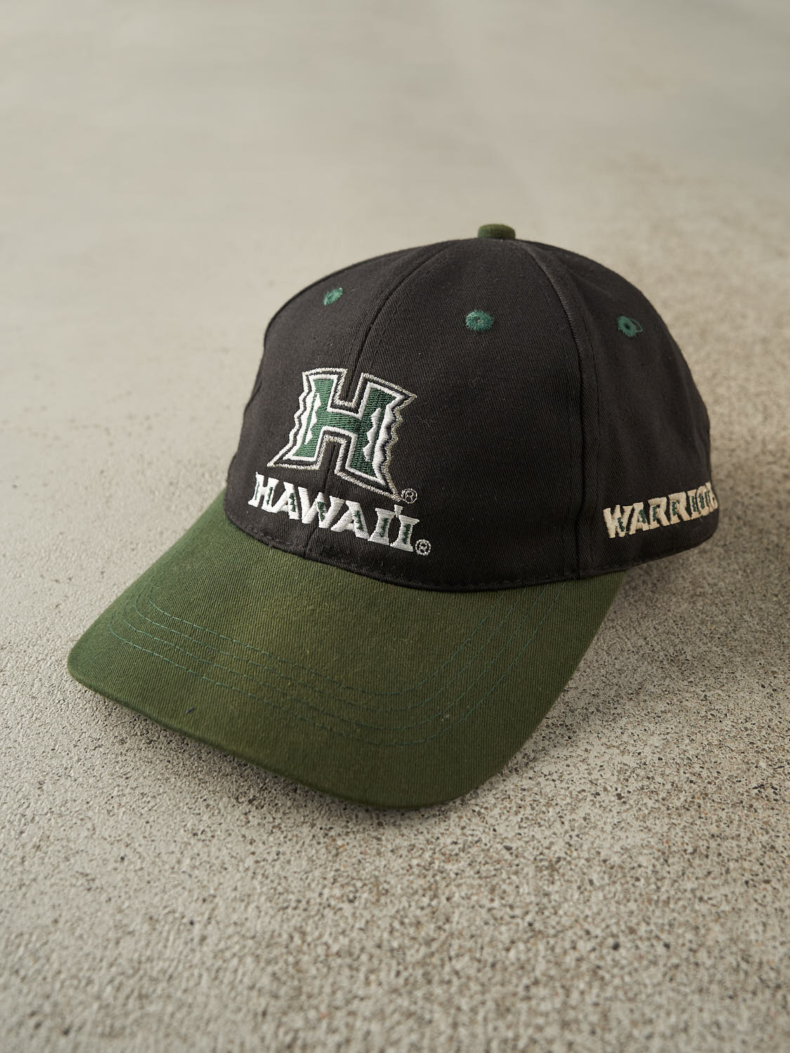 Vintage 90s Black & Green University of Hawaii Embroidered Velcro Hat (O/S)