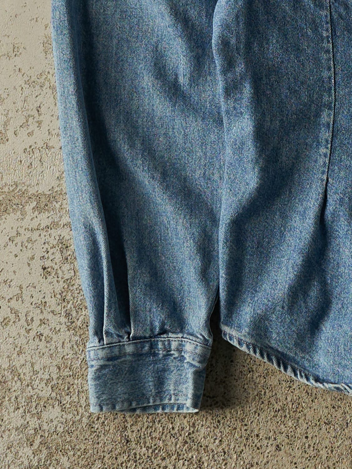 Vintage 90s Mid Wash Levi's Denim Button Up Long Sleeve (S/M)