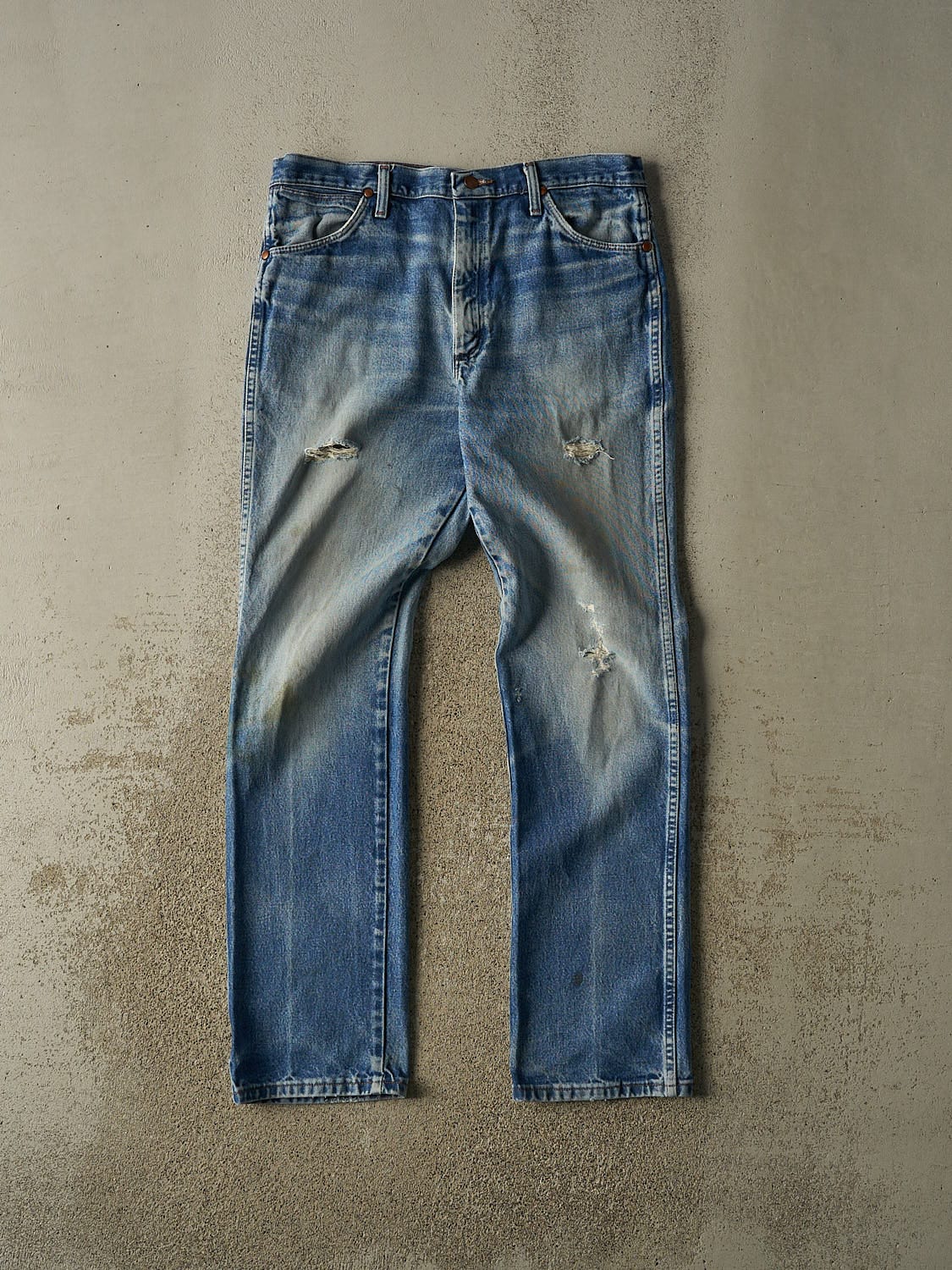 Vintage Y2K Mid Wash Wrangler Jeans (34x33)