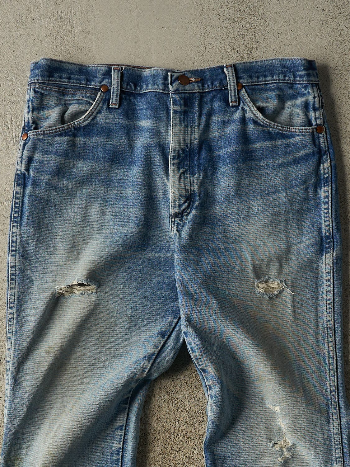 Vintage Y2K Mid Wash Wrangler Jeans (34x33)