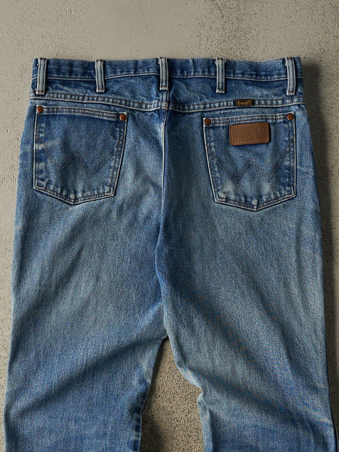 Vintage Y2K Mid Wash Wrangler Jeans (34x33)
