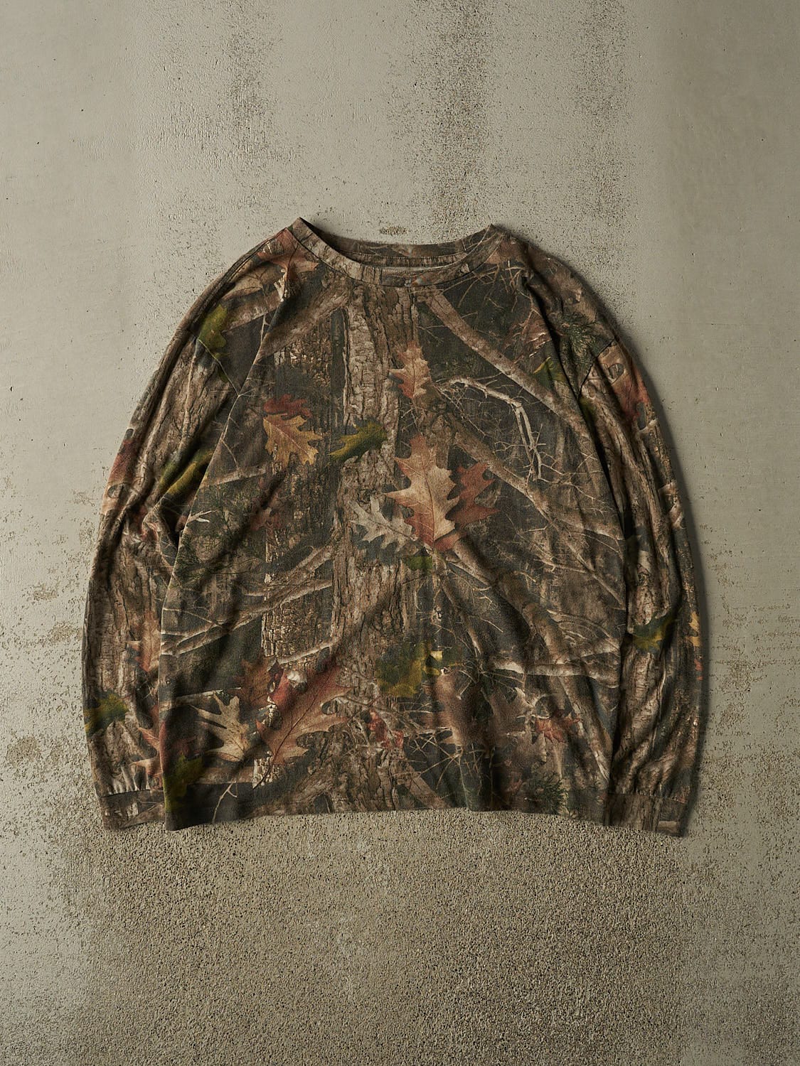 Vintage Y2K Camo Long Sleeve (L/XL)