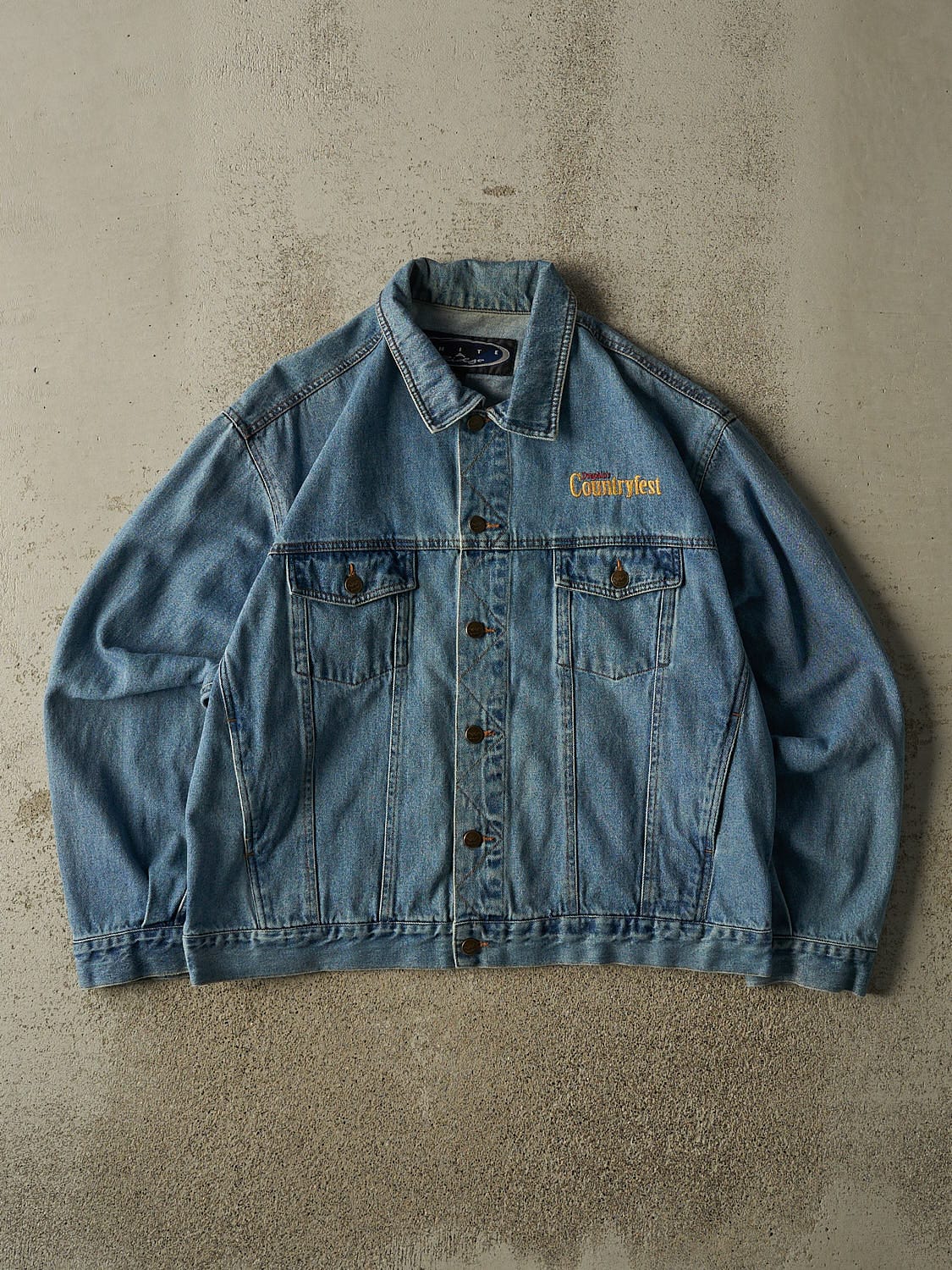 Vintage 05' Light Wash Dauphin's Countryfest Embroidered Denim Jacket (M/L)