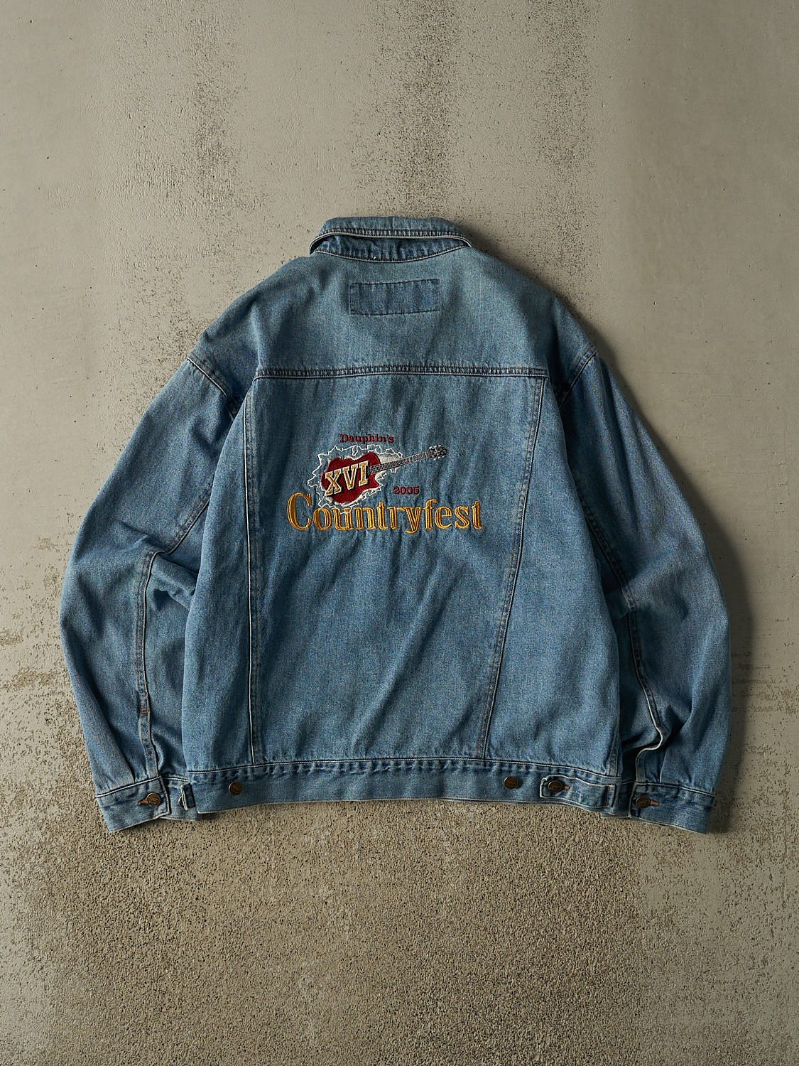 Vintage 05' Light Wash Dauphin's Countryfest Embroidered Denim Jacket (M/L)