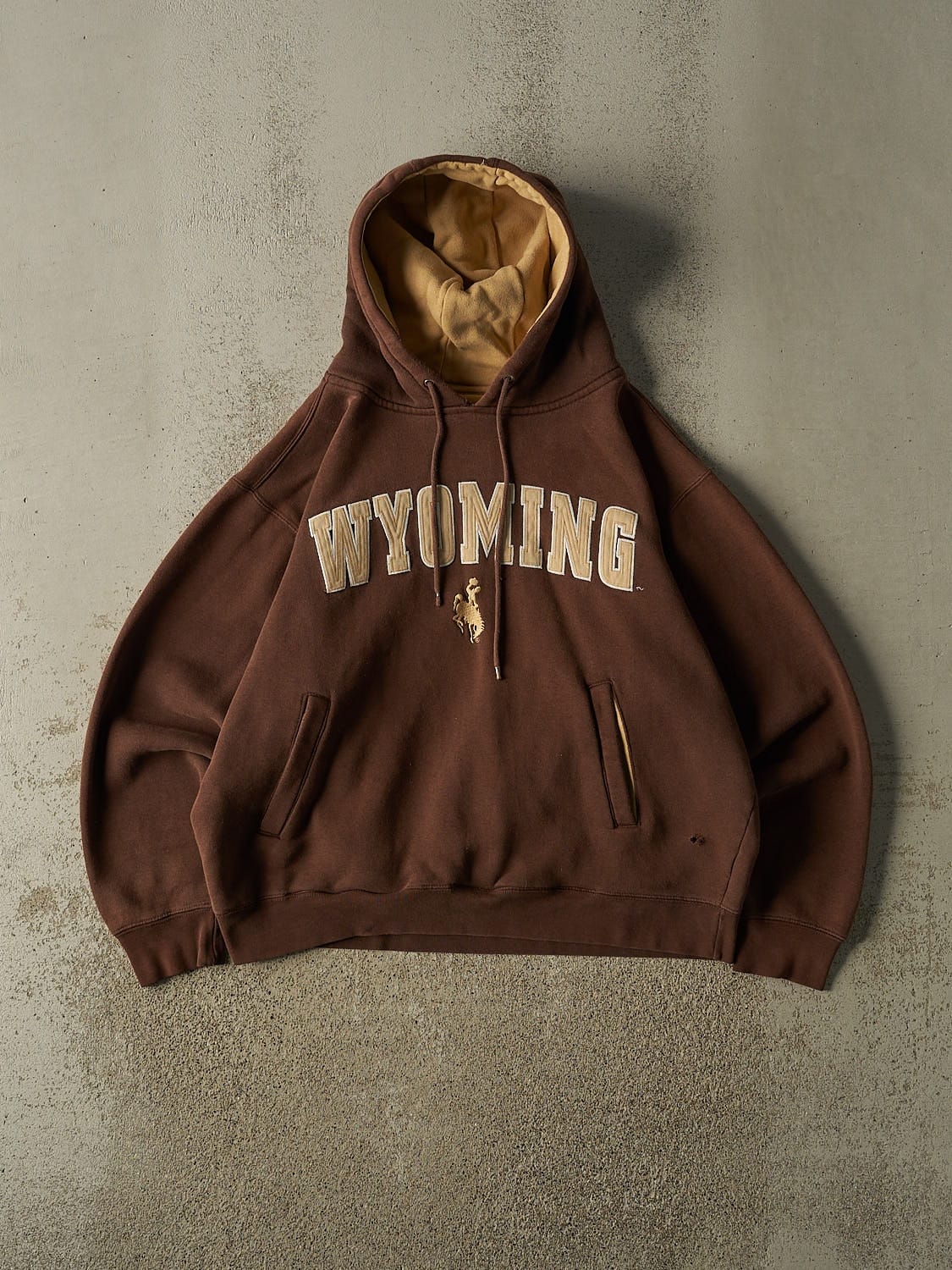 Vintage 90s Brown University of Wyoming Cowboys Hoodie (L)