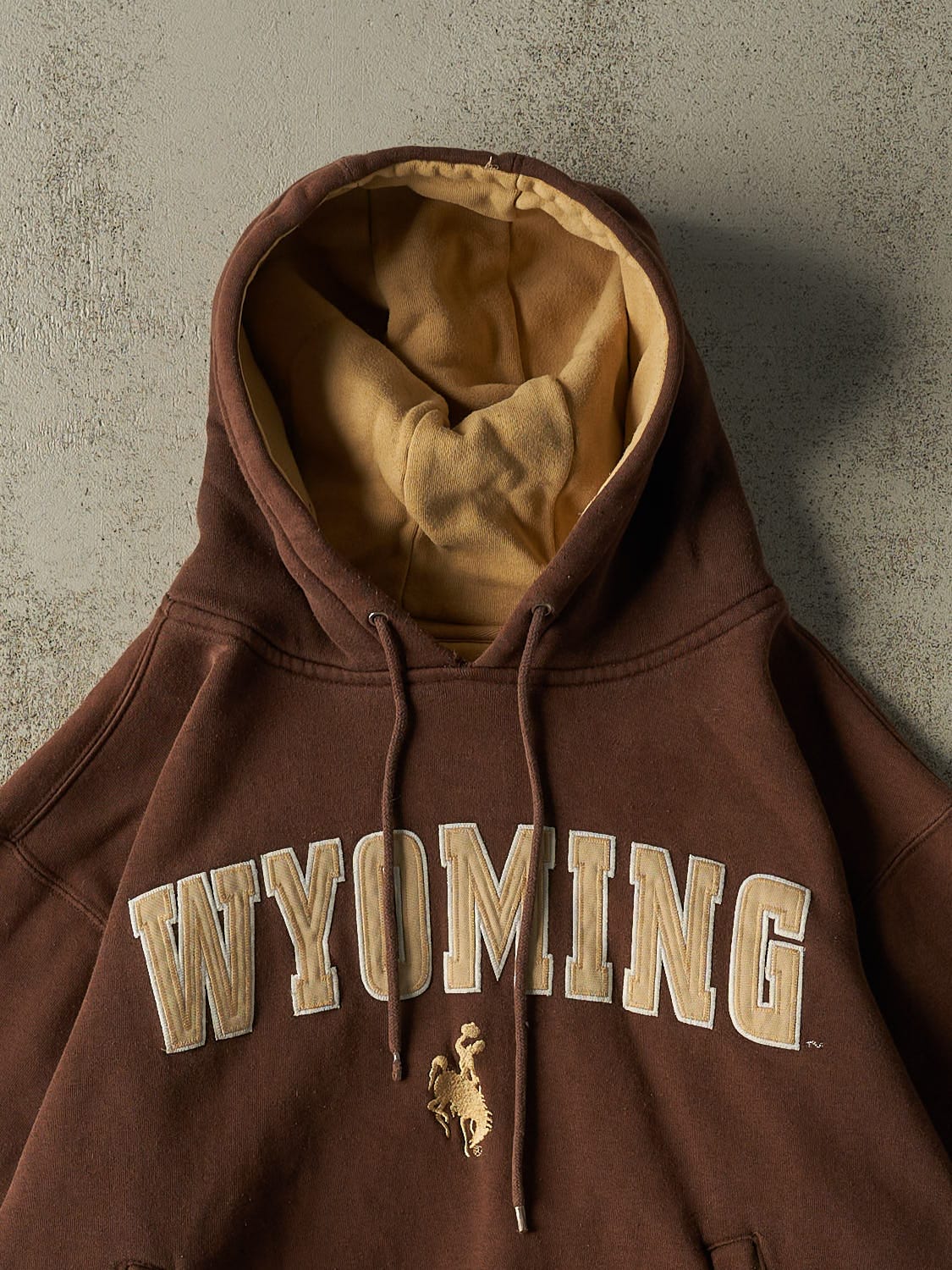 Vintage 90s Brown University of Wyoming Cowboys Hoodie (L)