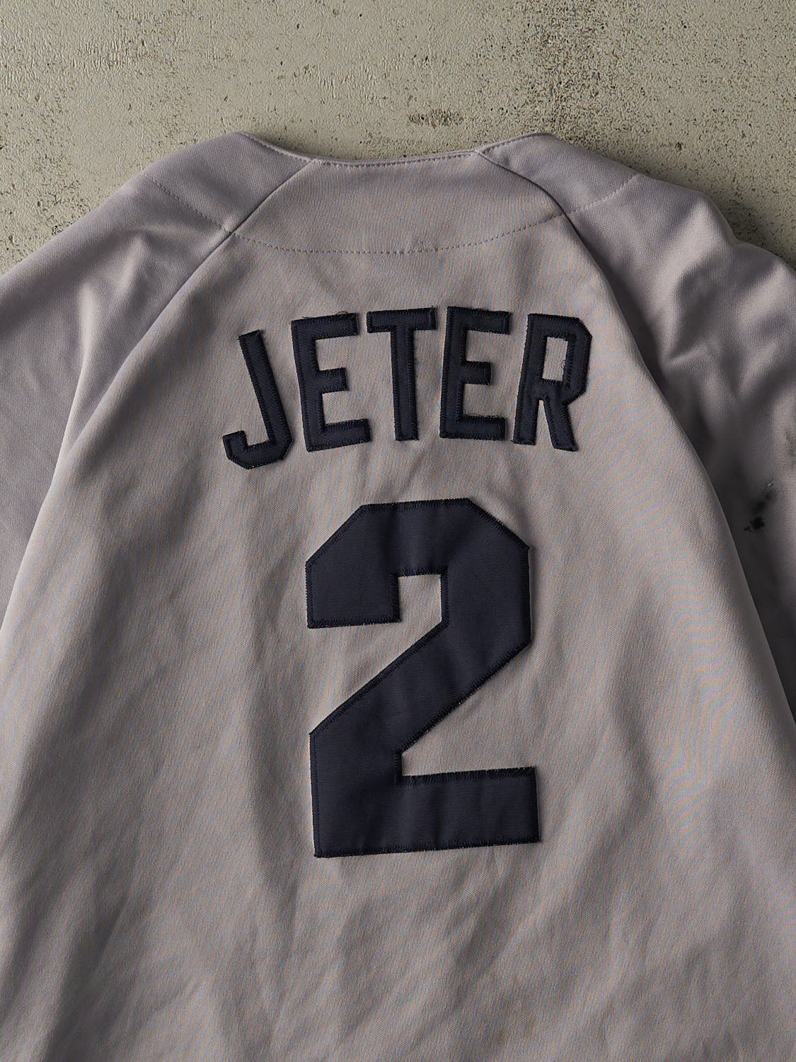 Vintage Y2K Grey New York Yankees #2 Derek Jeter Jersey (XL/XXL)