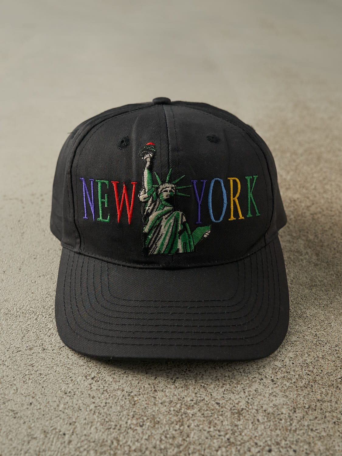 Vintage 90s Black New York Embroidered Snapback (O/S)