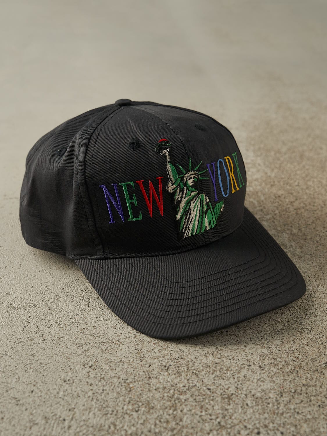 Vintage 90s Black New York Embroidered Snapback (O/S)