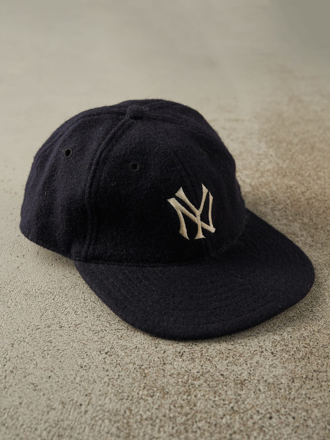 Vintage 90s Navy Blue New York Yankees Wool New Era Fitted Hat (7 3/8)