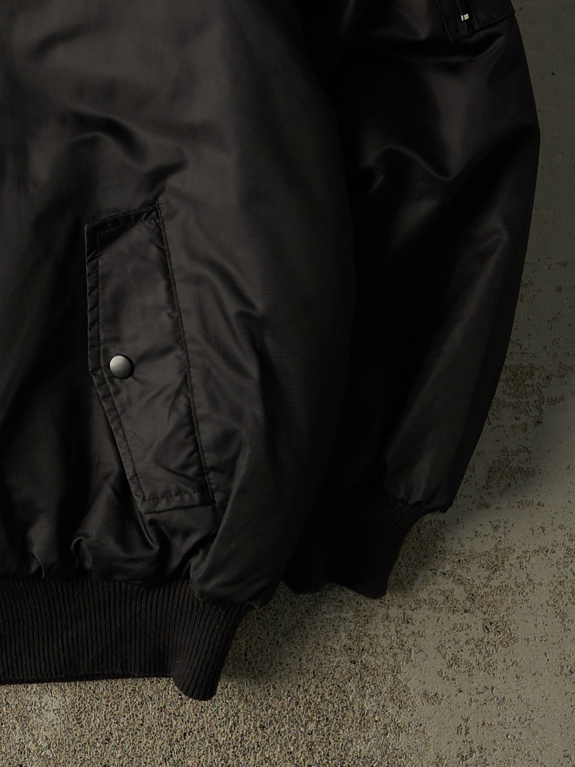 Vintage 90s Black Nylon Bomber Jacket (XL)