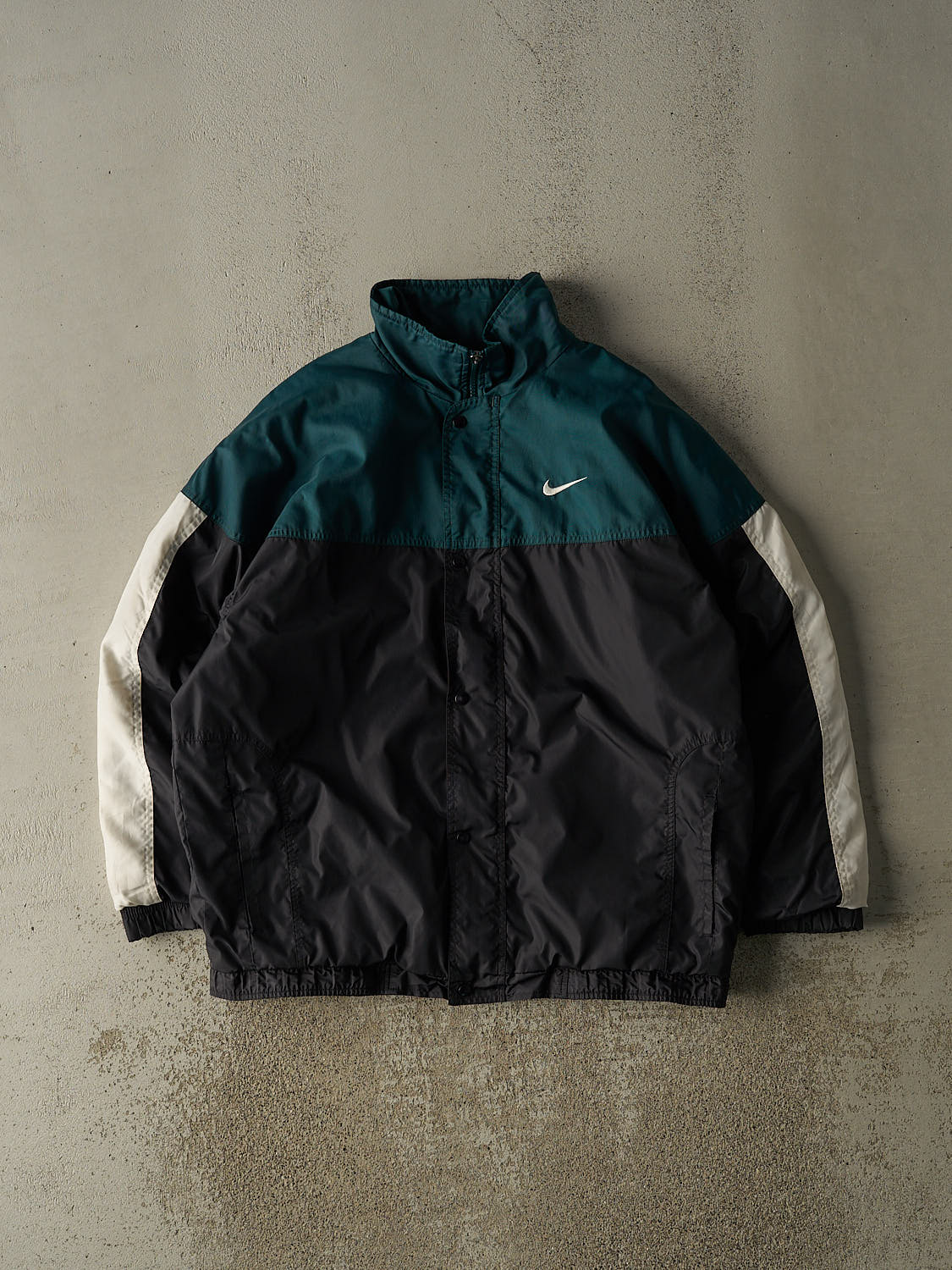 Vintage 90s Black & Green Nike Puffer Jacket (L/XL)