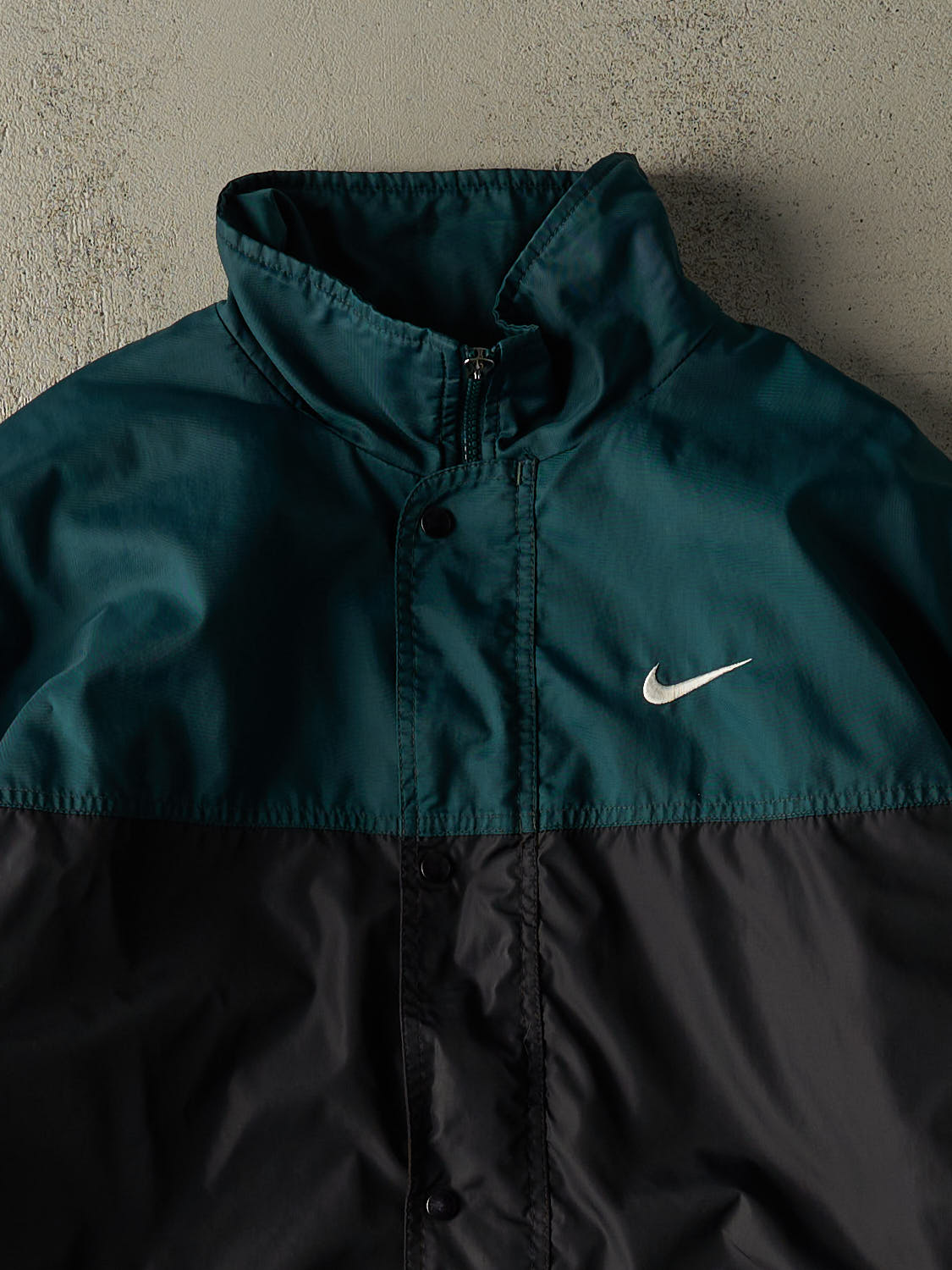 Vintage 90s Black & Green Nike Puffer Jacket (L/XL)