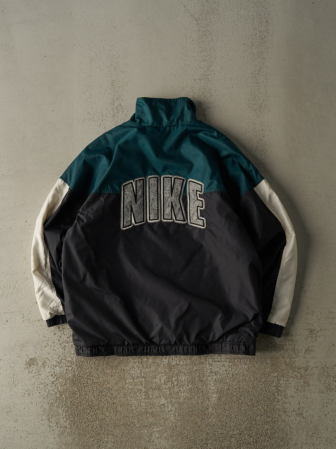 Vintage 90s Black & Green Nike Puffer Jacket (L/XL)