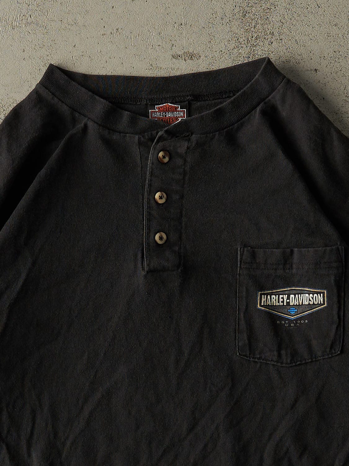 Vintage 01' Black Harley Davidson Pocket Quarter Button Tee (L/XL)
