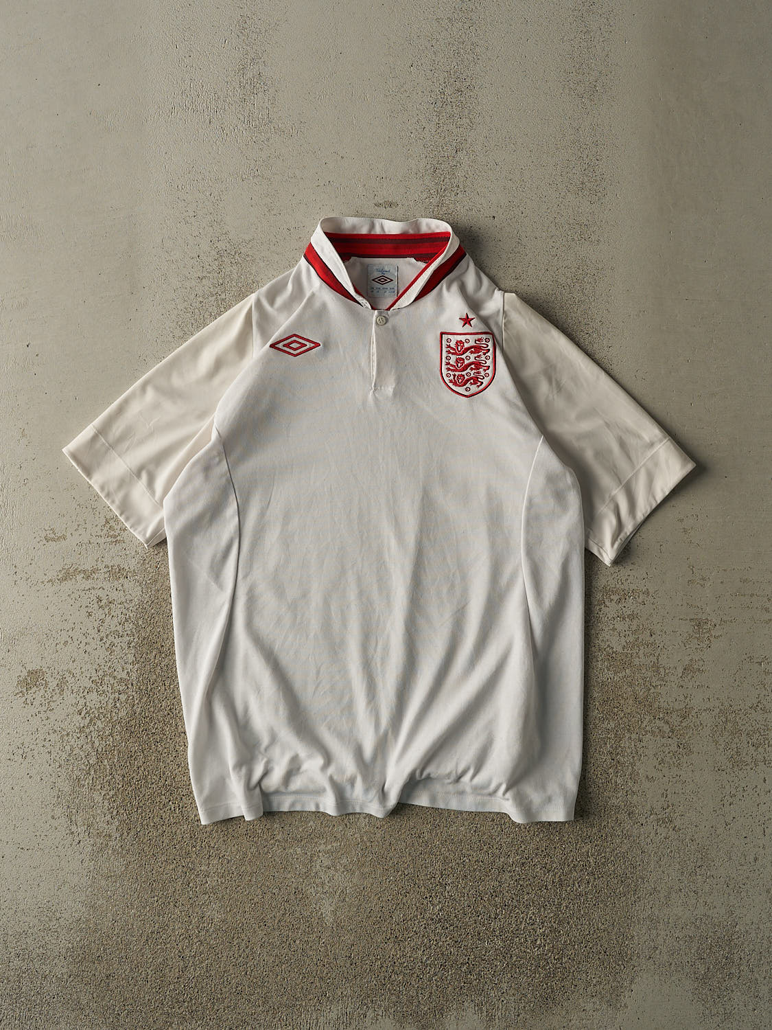 Vintage 90s White Umbro England Soccer Jersey (L)
